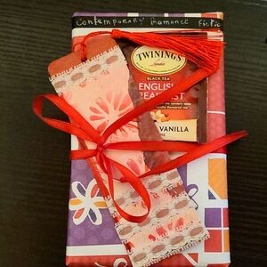 Gift Romance Fiction blind date book gift